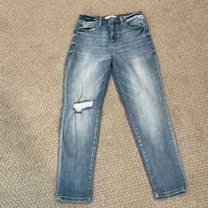 Kancan medium wash straight leg distressed knee denim. Size 7/27.
